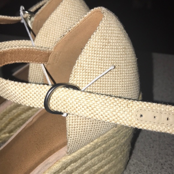 New Lily Wedges by Susina - Picture 7 of 7